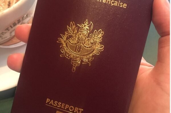 Acheter un passeport français original